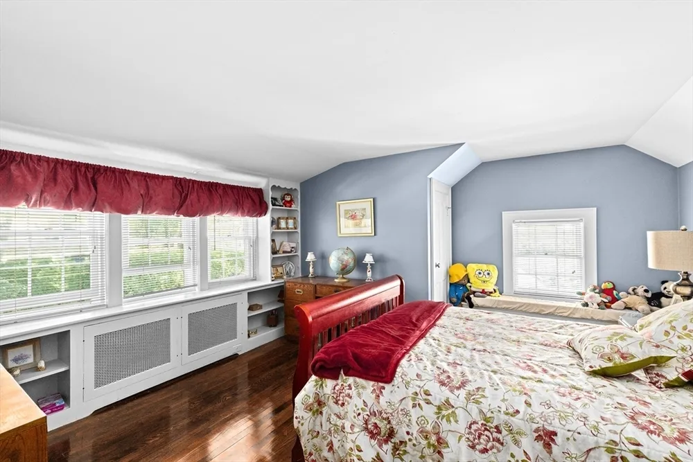 443 Chestnut St, Newton, MA 02468