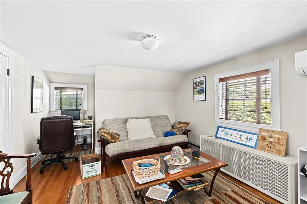 443 Chestnut St, Newton, MA 02468