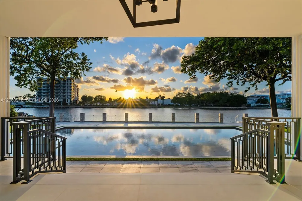 1239 Middle River Dr, Fort Lauderdale, FL 33304