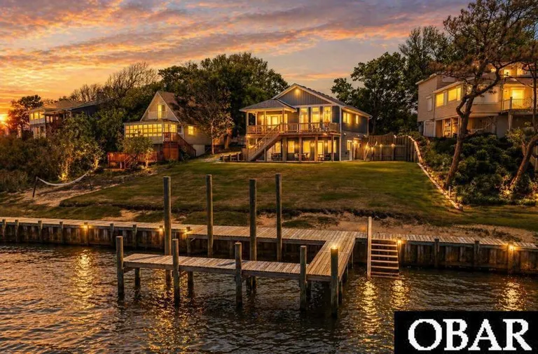 120 Sir Walter Raleigh Dr, Kill Devil Hills, NC 27948-9104