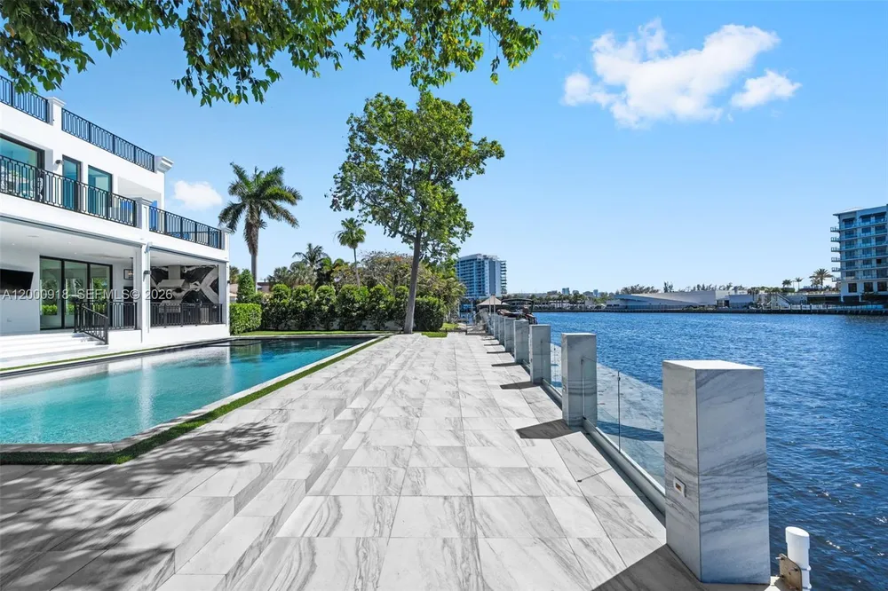 1239 Middle River Dr, Fort Lauderdale, FL 33304