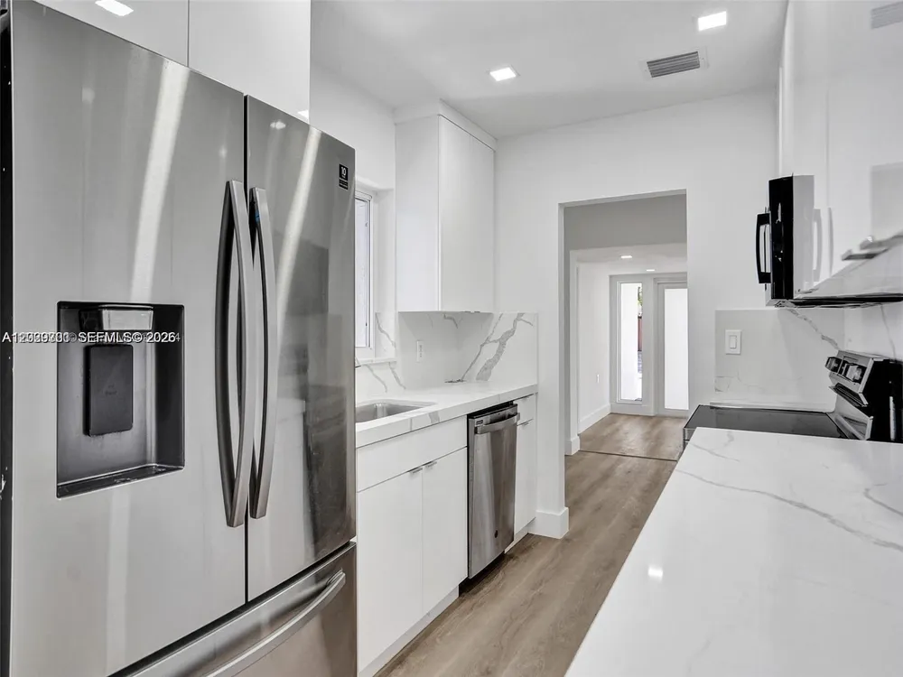 1609 NW 7th Terrace, Fort Lauderdale, FL 33311-5533