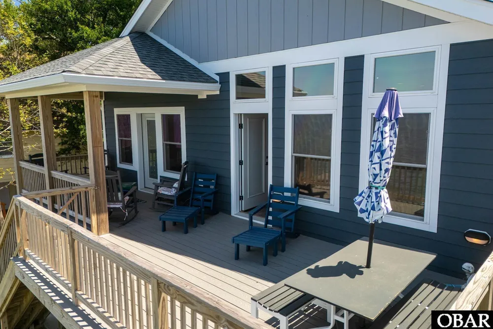 120 Sir Walter Raleigh Dr, Kill Devil Hills, NC 27948-9104