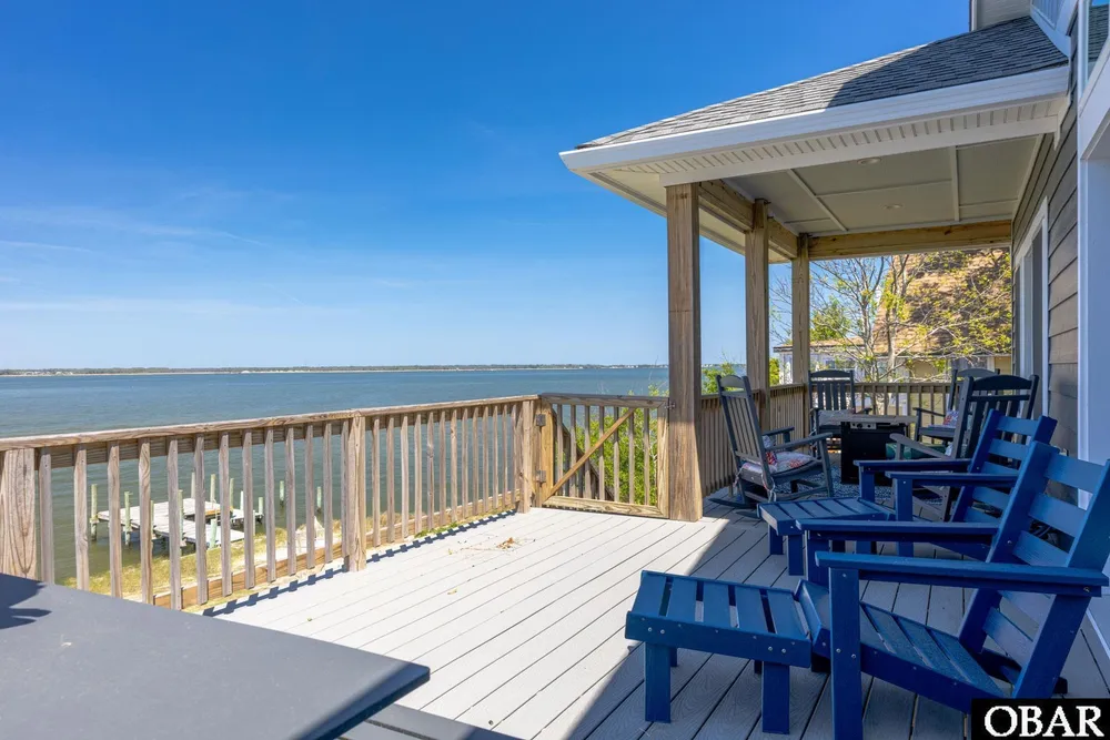 120 Sir Walter Raleigh Dr, Kill Devil Hills, NC 27948-9104