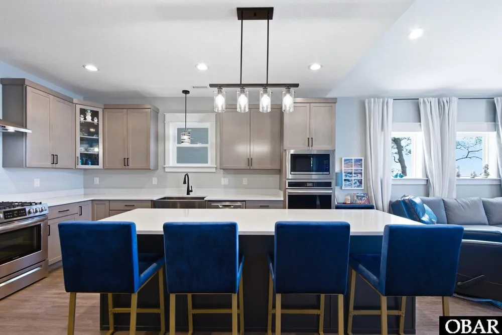120 Sir Walter Raleigh Dr, Kill Devil Hills, NC 27948-9104