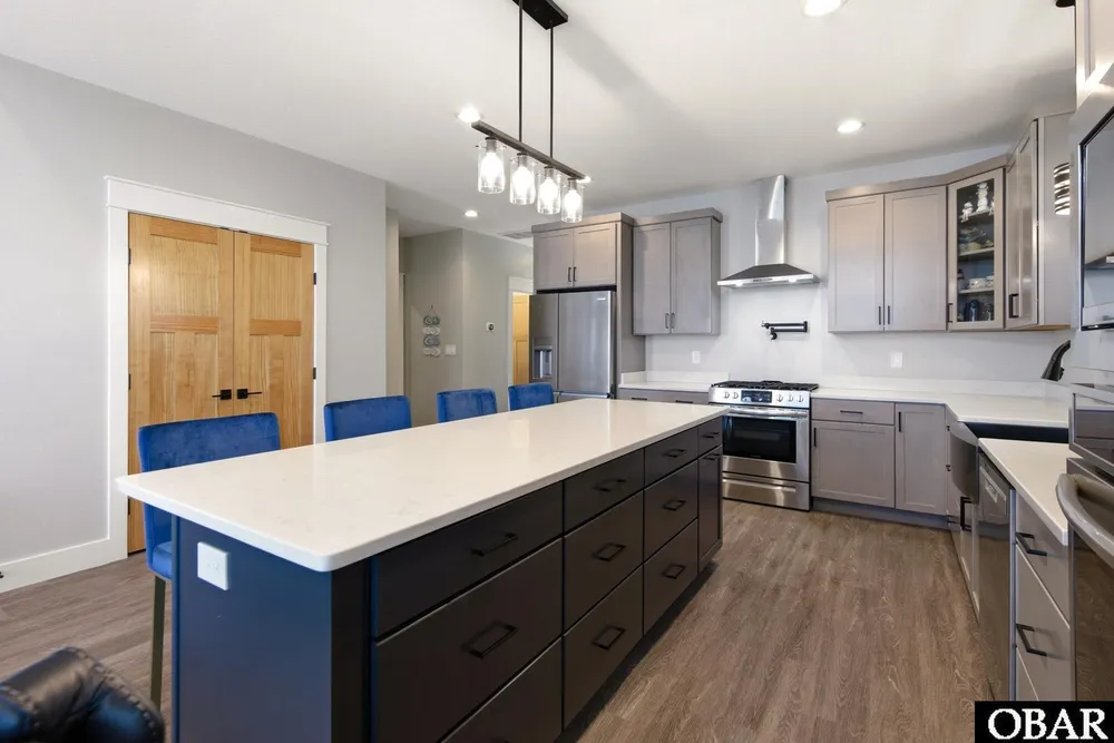 120 Sir Walter Raleigh Dr, Kill Devil Hills, NC 27948-9104