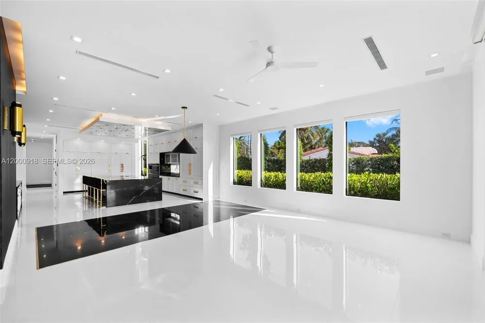 1239 Middle River Dr, Fort Lauderdale, FL 33304