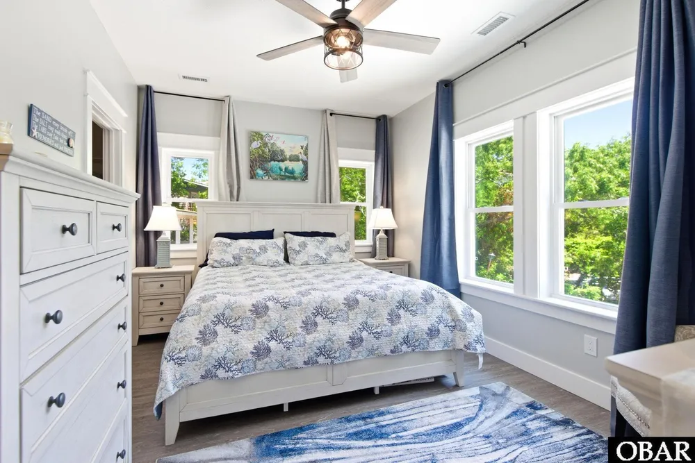 120 Sir Walter Raleigh Dr, Kill Devil Hills, NC 27948-9104