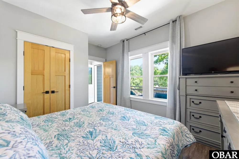 120 Sir Walter Raleigh Dr, Kill Devil Hills, NC 27948-9104