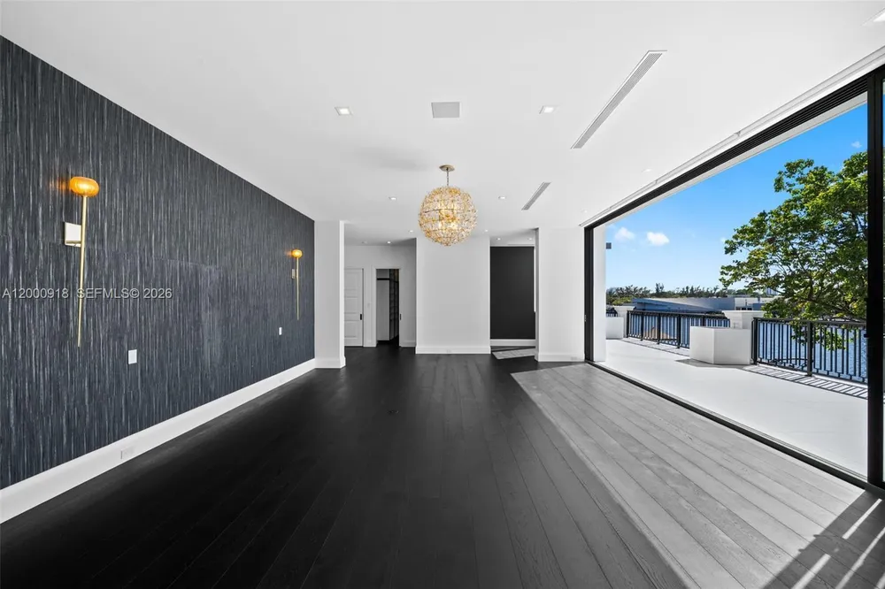 1239 Middle River Dr, Fort Lauderdale, FL 33304
