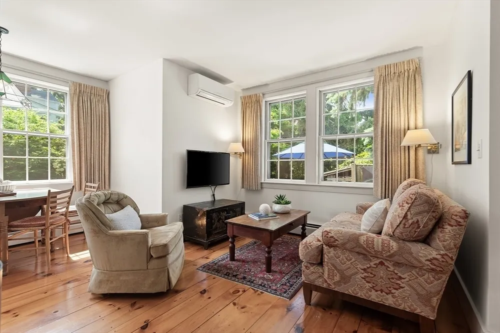34 Pearl St, Marblehead, MA 01945