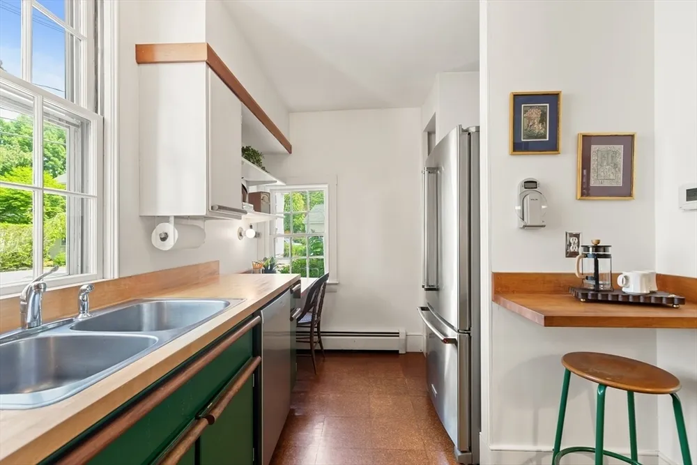 34 Pearl St, Marblehead, MA 01945