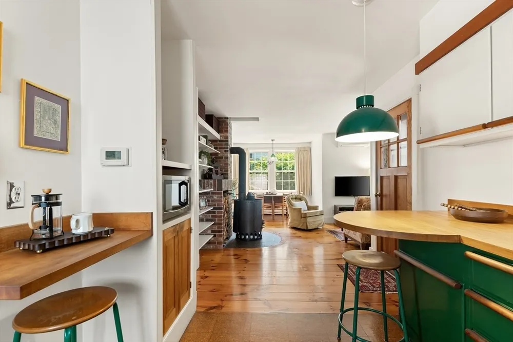 34 Pearl St, Marblehead, MA 01945