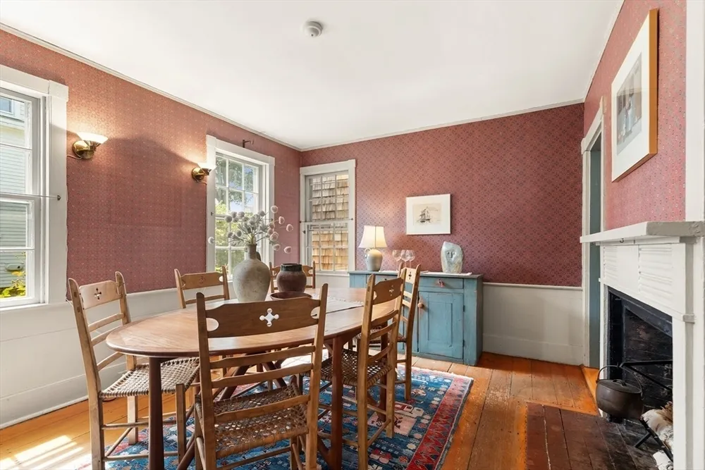 34 Pearl St, Marblehead, MA 01945