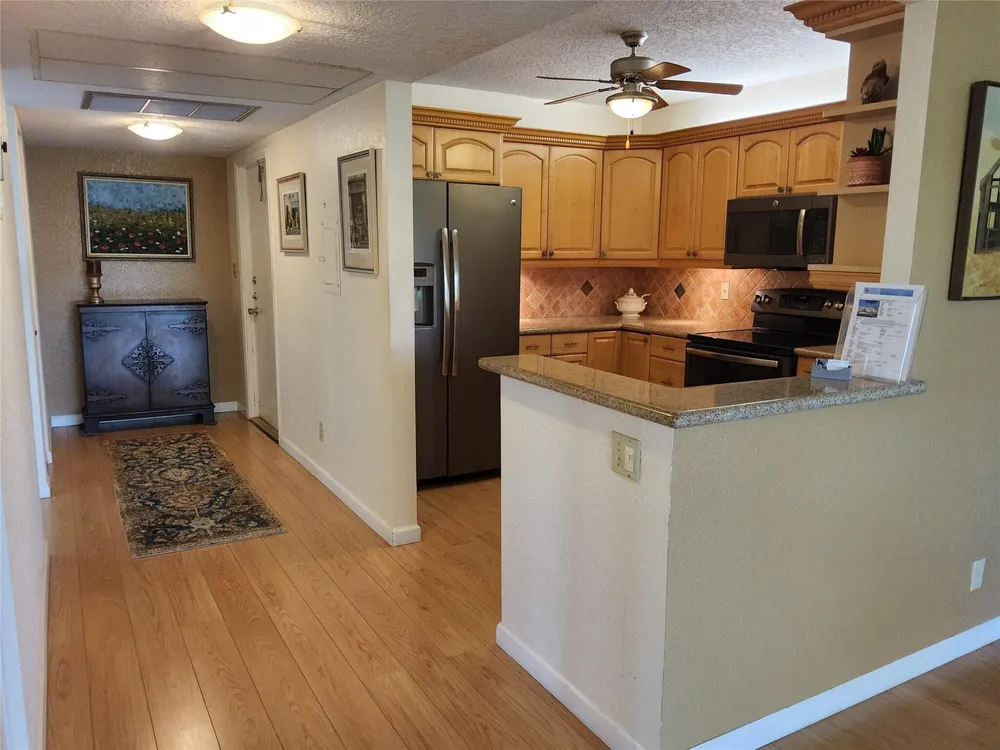 3151 S Palm Aire Dr, Pompano Beach, FL 33069