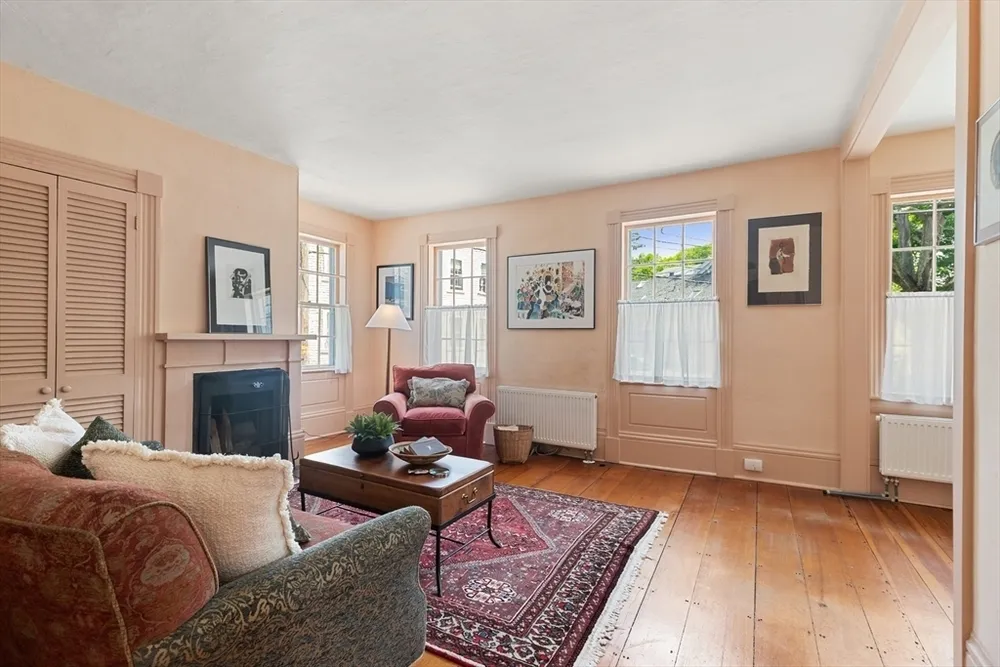 34 Pearl St, Marblehead, MA 01945