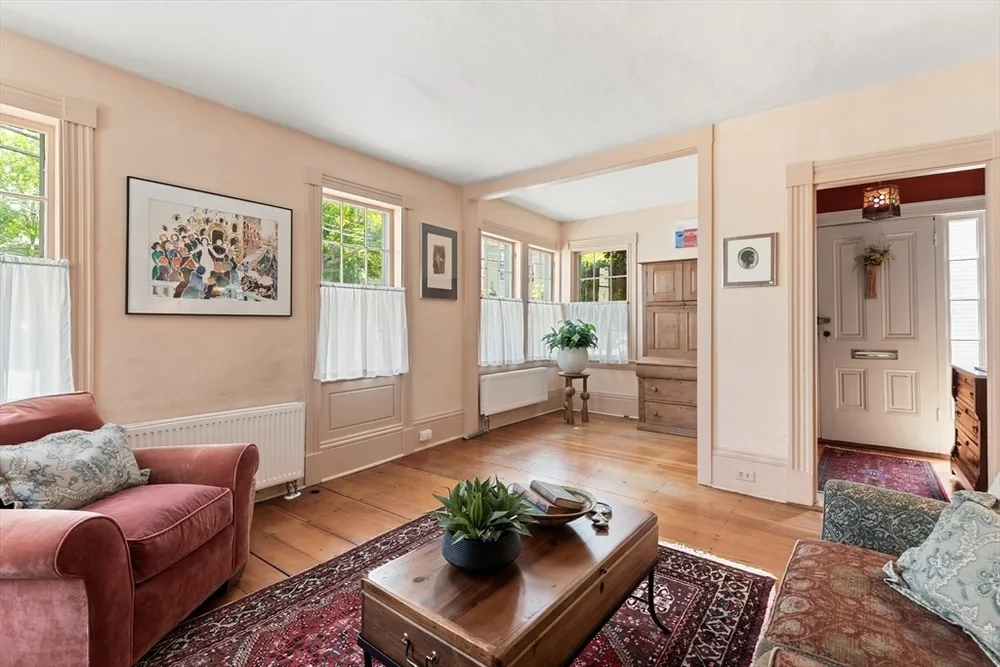 34 Pearl St, Marblehead, MA 01945