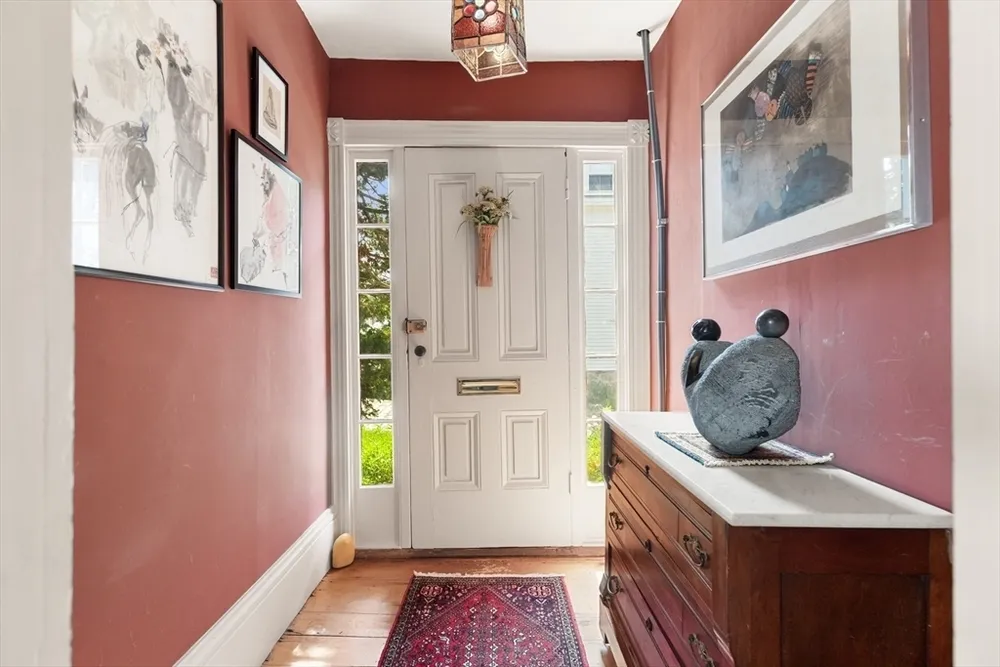 34 Pearl St, Marblehead, MA 01945