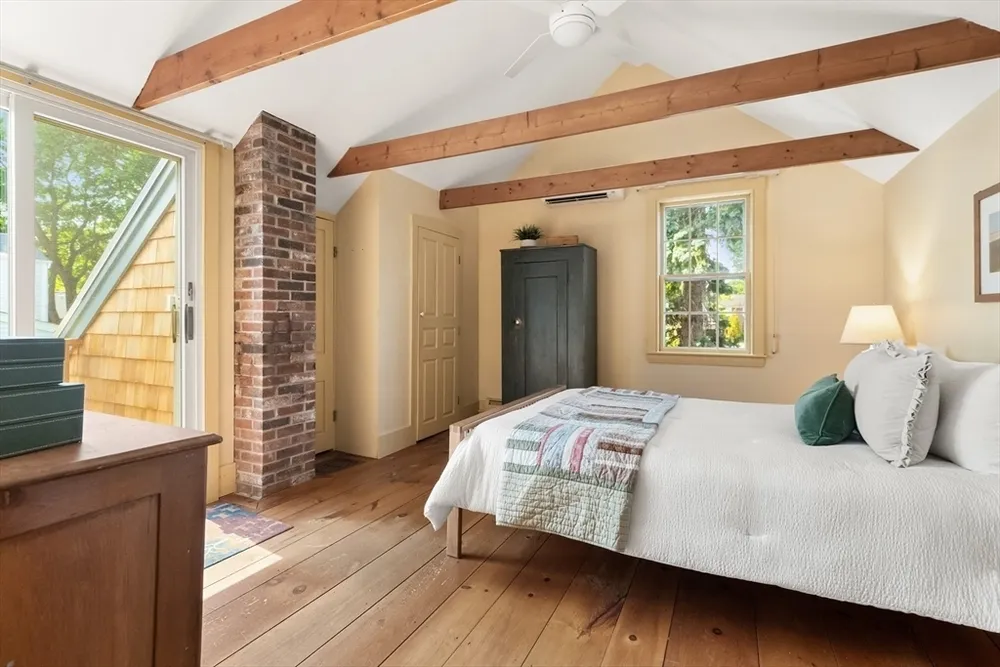 34 Pearl St, Marblehead, MA 01945