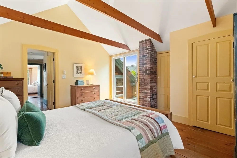 34 Pearl St, Marblehead, MA 01945