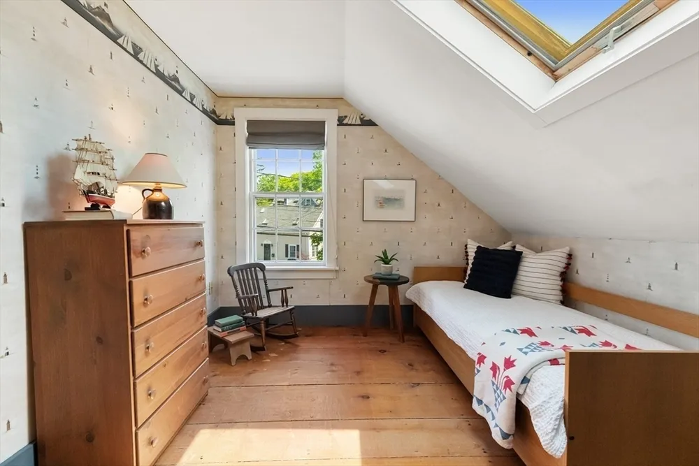34 Pearl St, Marblehead, MA 01945