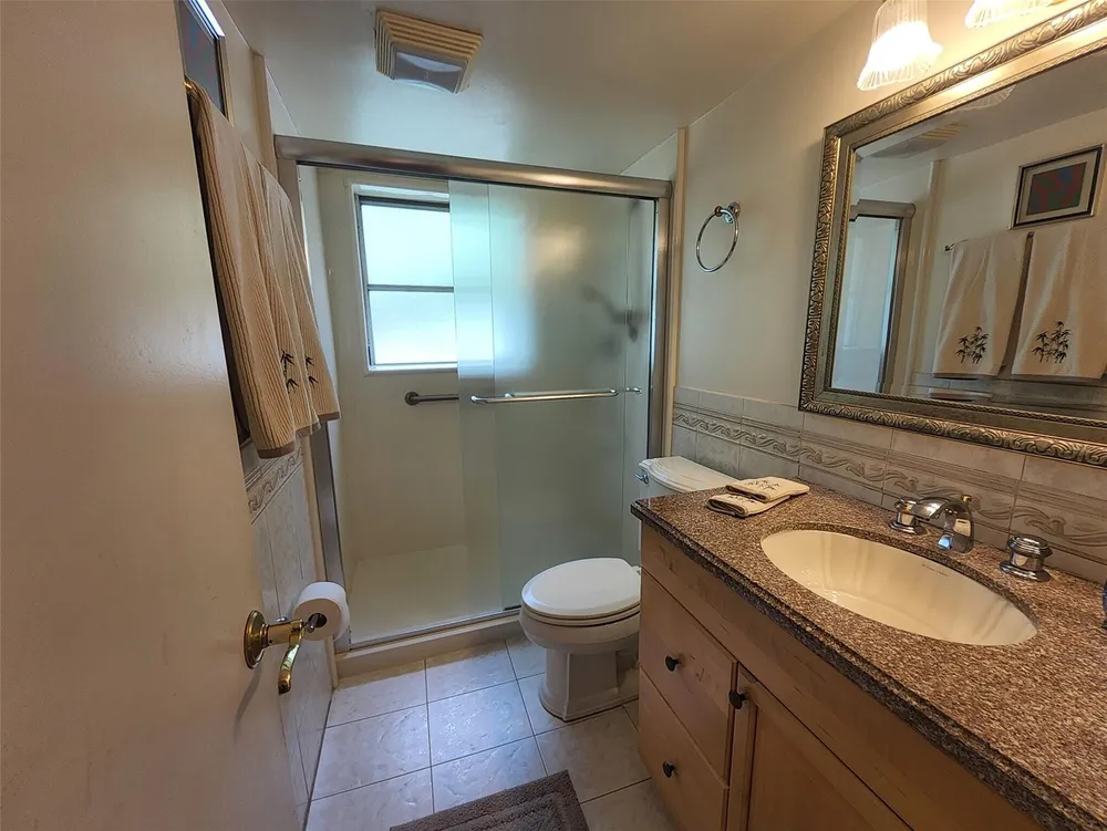 3151 S Palm Aire Dr, Pompano Beach, FL 33069