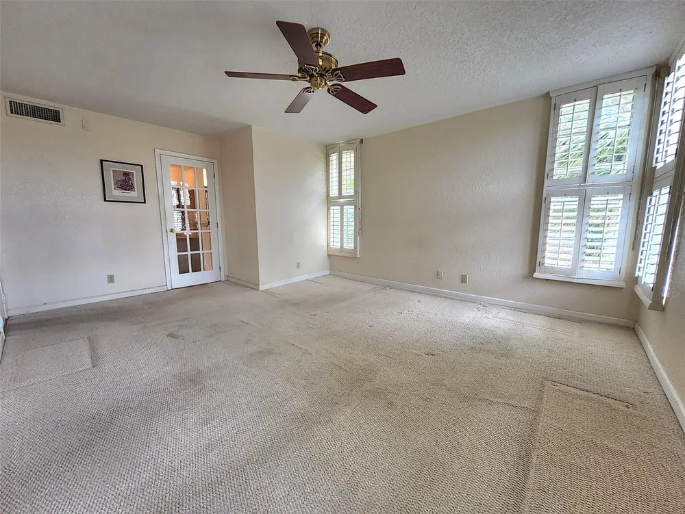 3151 S Palm Aire Dr, Pompano Beach, FL 33069