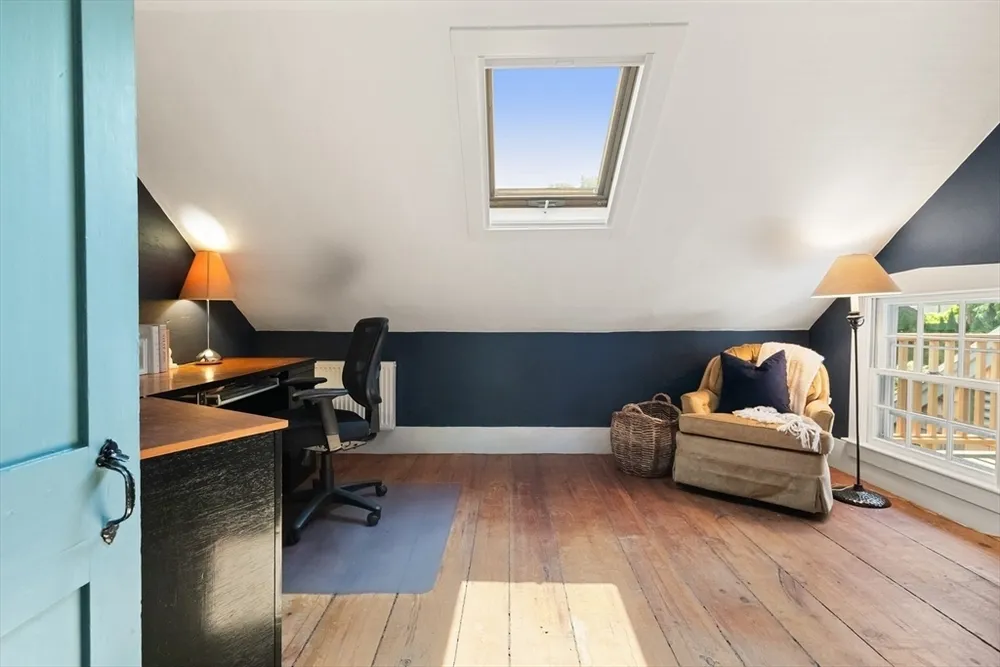 34 Pearl St, Marblehead, MA 01945