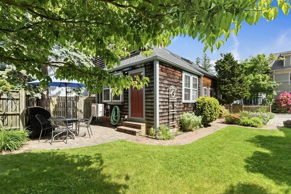 34 Pearl St, Marblehead, MA 01945