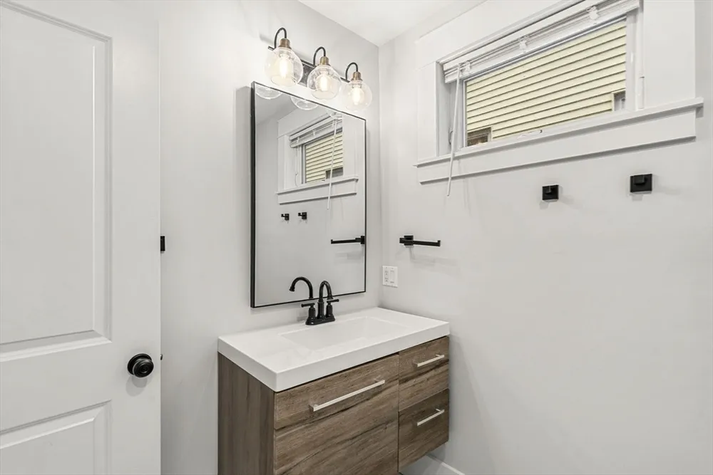 50 Cottage St, Chelsea, MA 02150