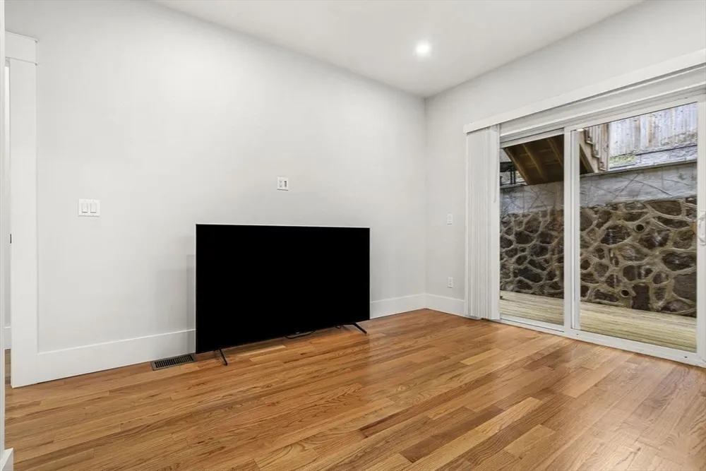50 Cottage St, Chelsea, MA 02150