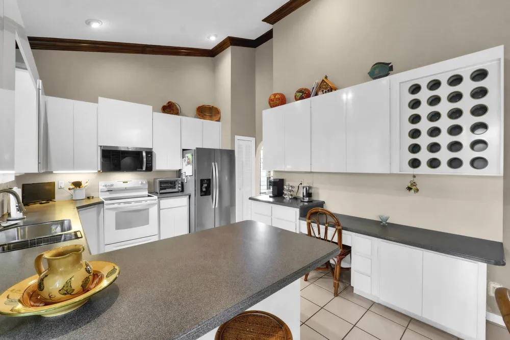 5040 NW 88th Ln, Coral Springs, FL 33067