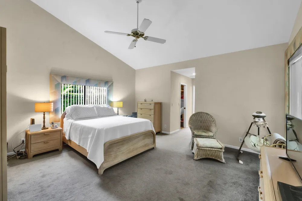5040 NW 88th Ln, Coral Springs, FL 33067