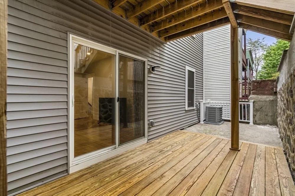 50 Cottage St, Chelsea, MA 02150