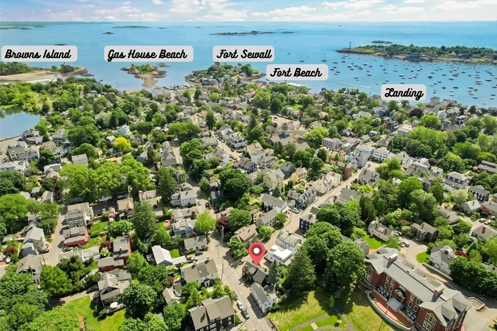 34 Pearl St, Marblehead, MA 01945