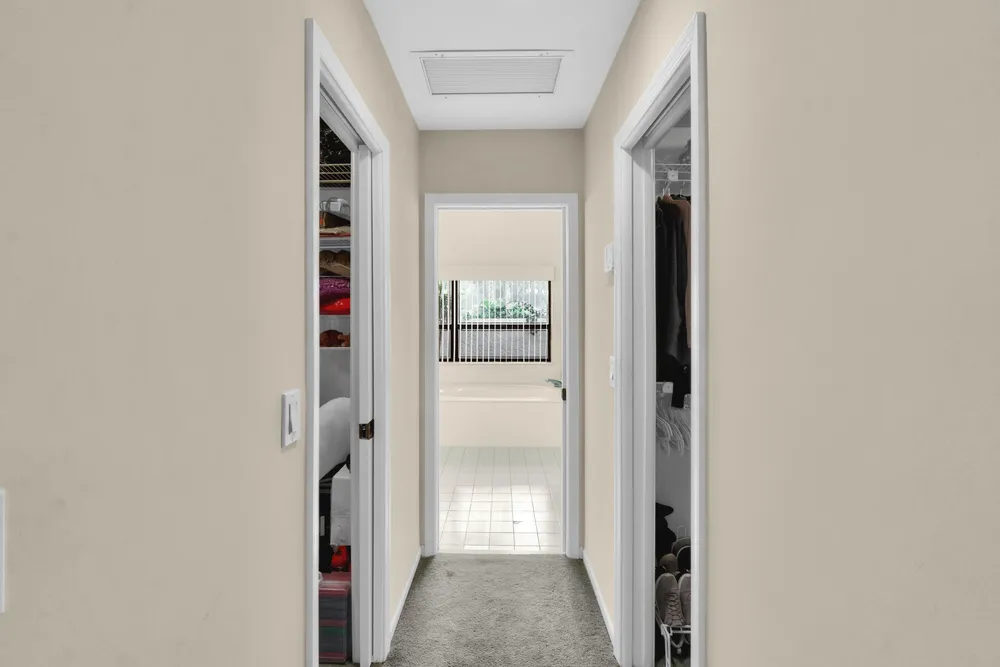5040 NW 88th Ln, Coral Springs, FL 33067