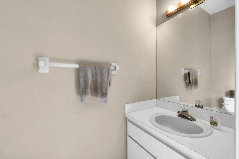 5040 NW 88th Ln, Coral Springs, FL 33067