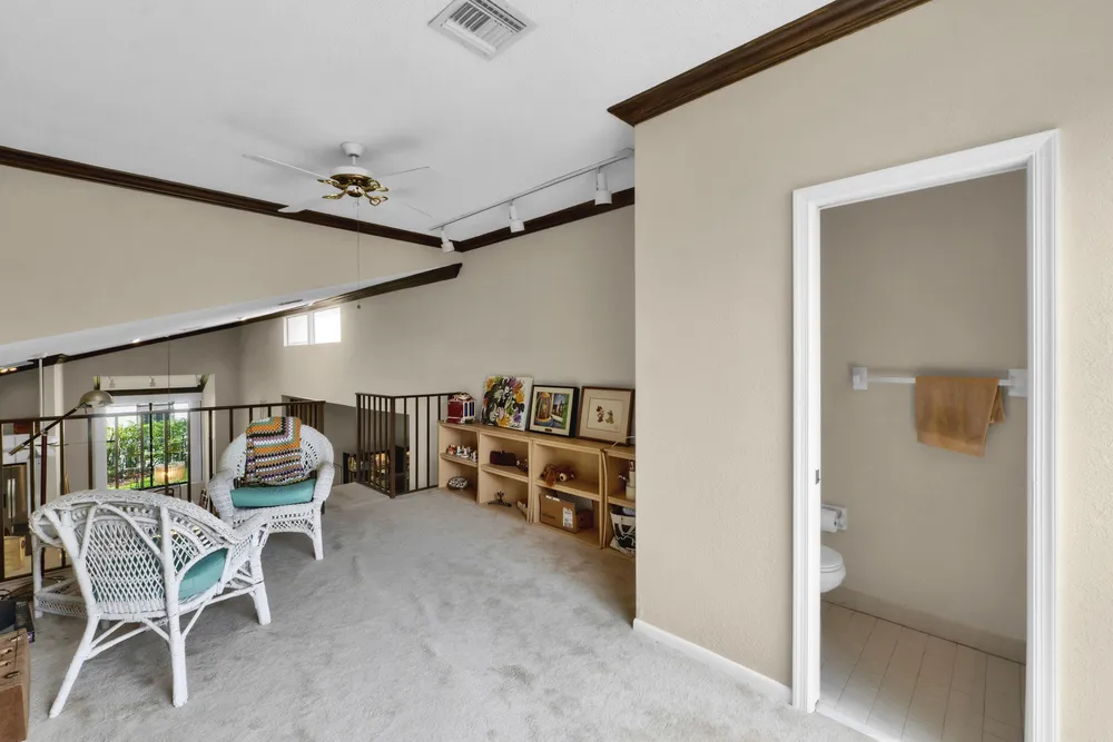 5040 NW 88th Ln, Coral Springs, FL 33067