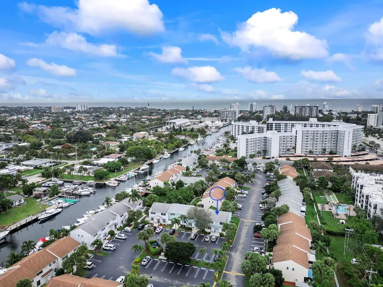 2747 NE 15th St, Pompano Beach, FL 33062