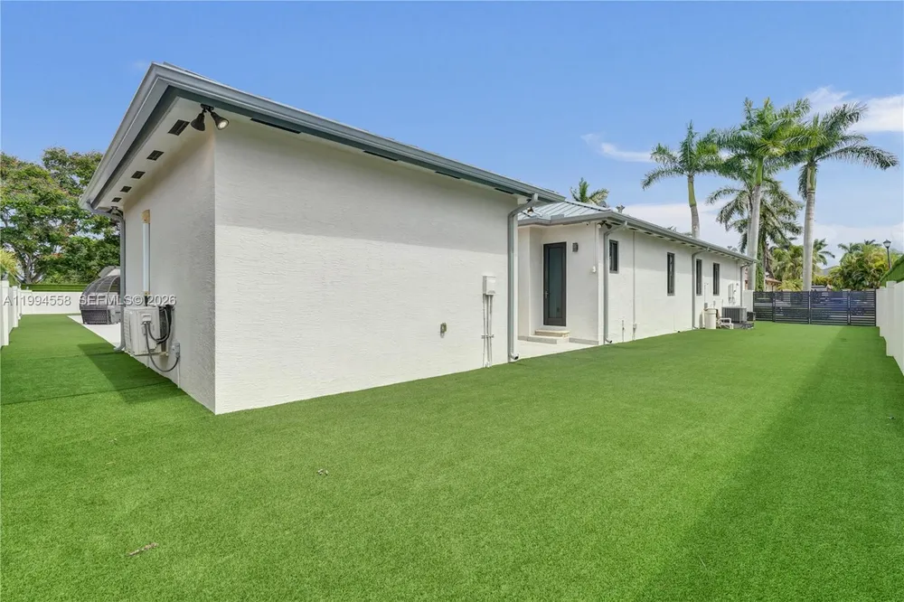 2600 SW 128th Ct, Miami, FL 33175