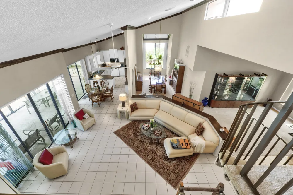 5040 NW 88th Ln, Coral Springs, FL 33067
