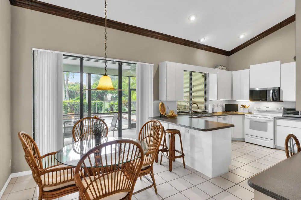 5040 NW 88th Ln, Coral Springs, FL 33067