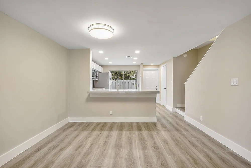 2747 NE 15th St, Pompano Beach, FL 33062