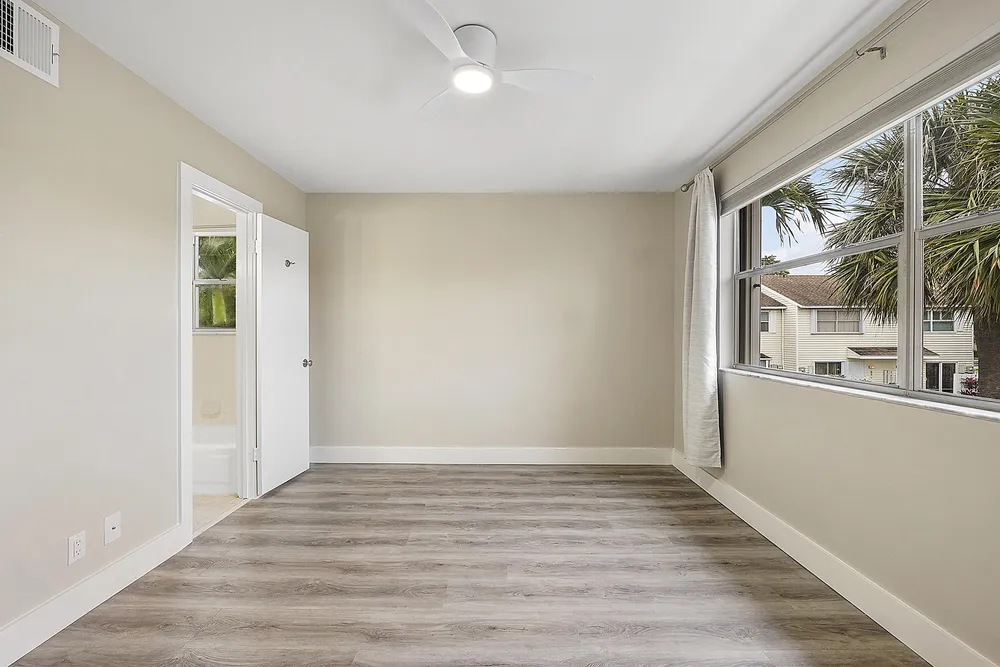 2747 NE 15th St, Pompano Beach, FL 33062