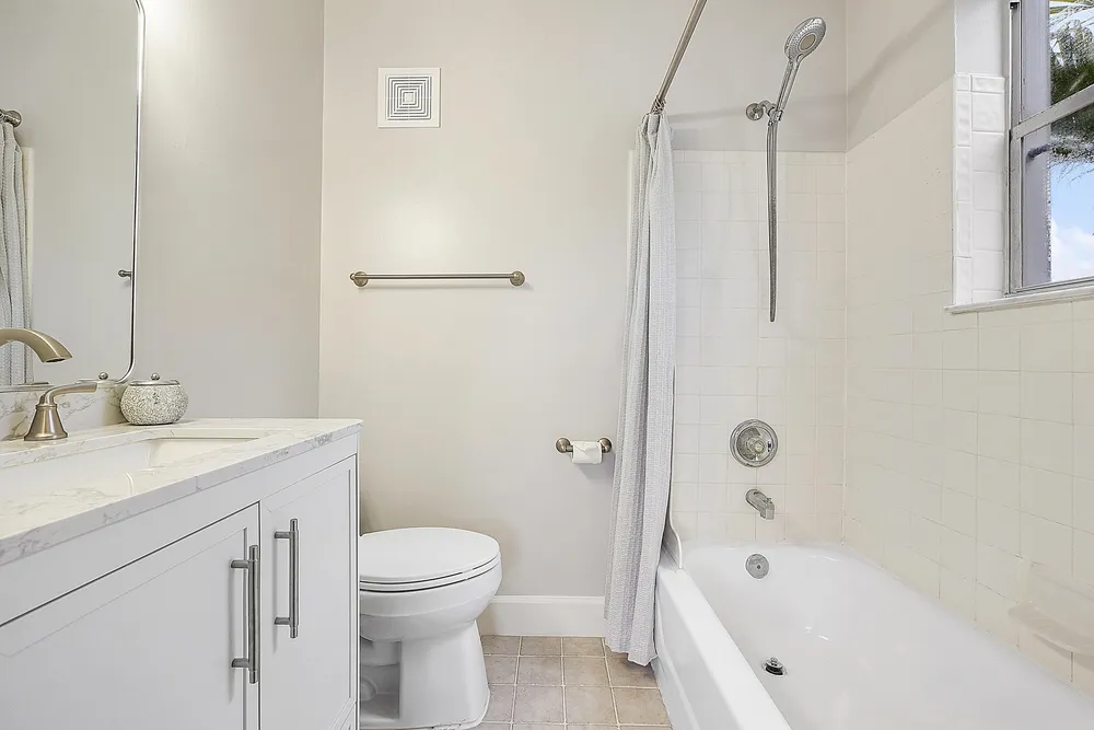 2747 NE 15th St, Pompano Beach, FL 33062