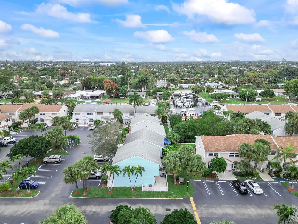 2747 NE 15th St, Pompano Beach, FL 33062