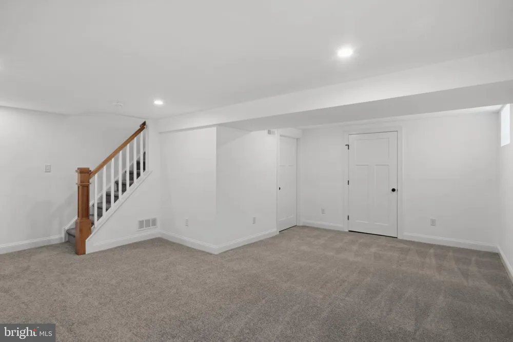 105 Paper Mill Rd, Oreland, PA 19075