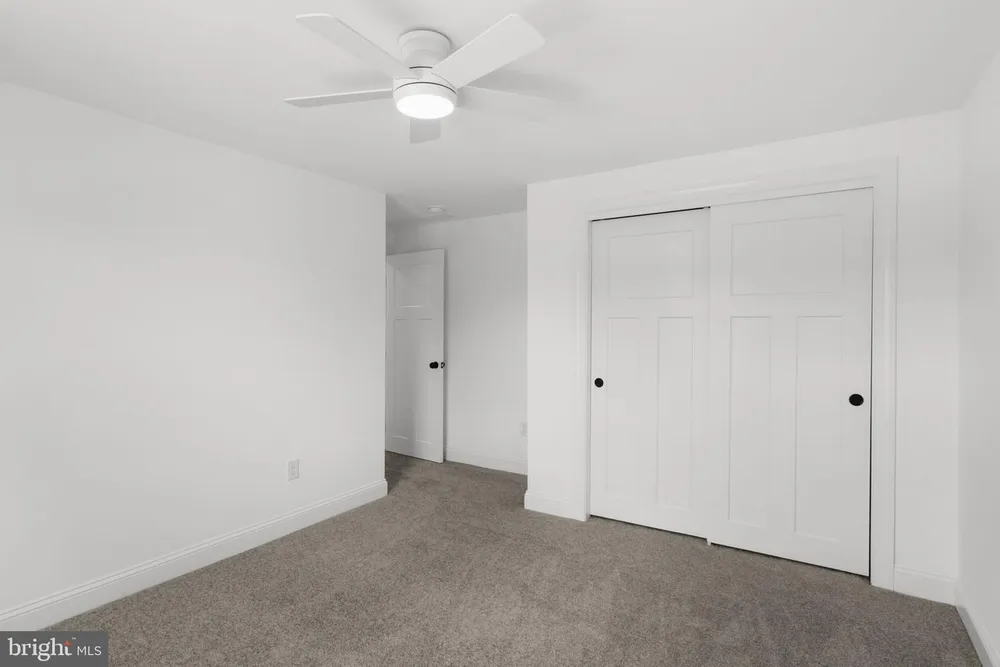 105 Paper Mill Rd, Oreland, PA 19075