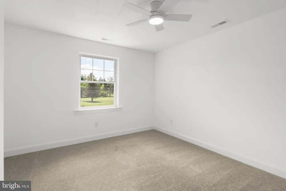 105 Paper Mill Rd, Oreland, PA 19075