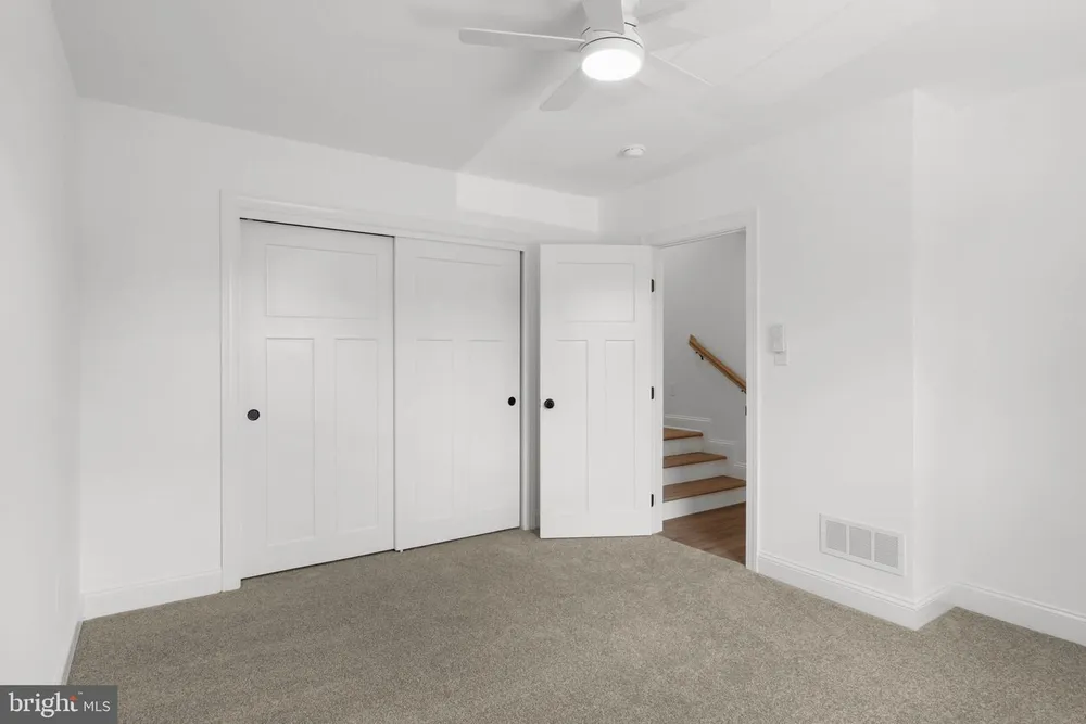 105 Paper Mill Rd, Oreland, PA 19075
